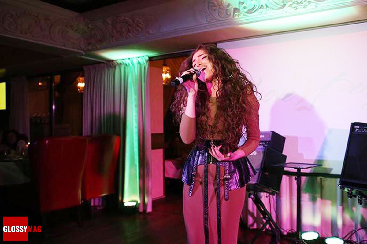 Сандра на праздновании 2-летия Love2Beauty.ru в EMPORIO CAFE, 20 ноября 2014 г., фото 1
