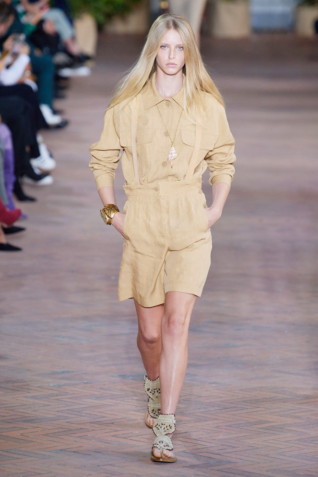 Alberta Ferretti Spring/Summer 2021 Ready-to-Wear Alberta Ferretti Spring/Summer 2021 Ready-to-Wear Collection