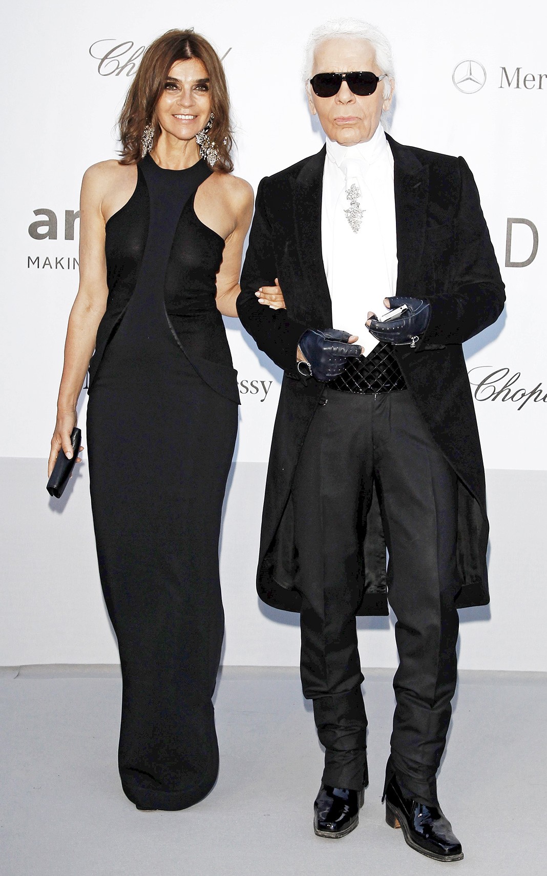 Карин Ройтфельд, Карл Лагерфельд на благотворительном вечере amfAR 2012 во время 65-го ежегодного Каннского кинофестиваля Карин Ройтфельд, Карл Лагерфельд на благотворительном вечере amfAR 2012 во время 65-го ежегодного Каннского кинофестиваля, 24 мая 2012 г.