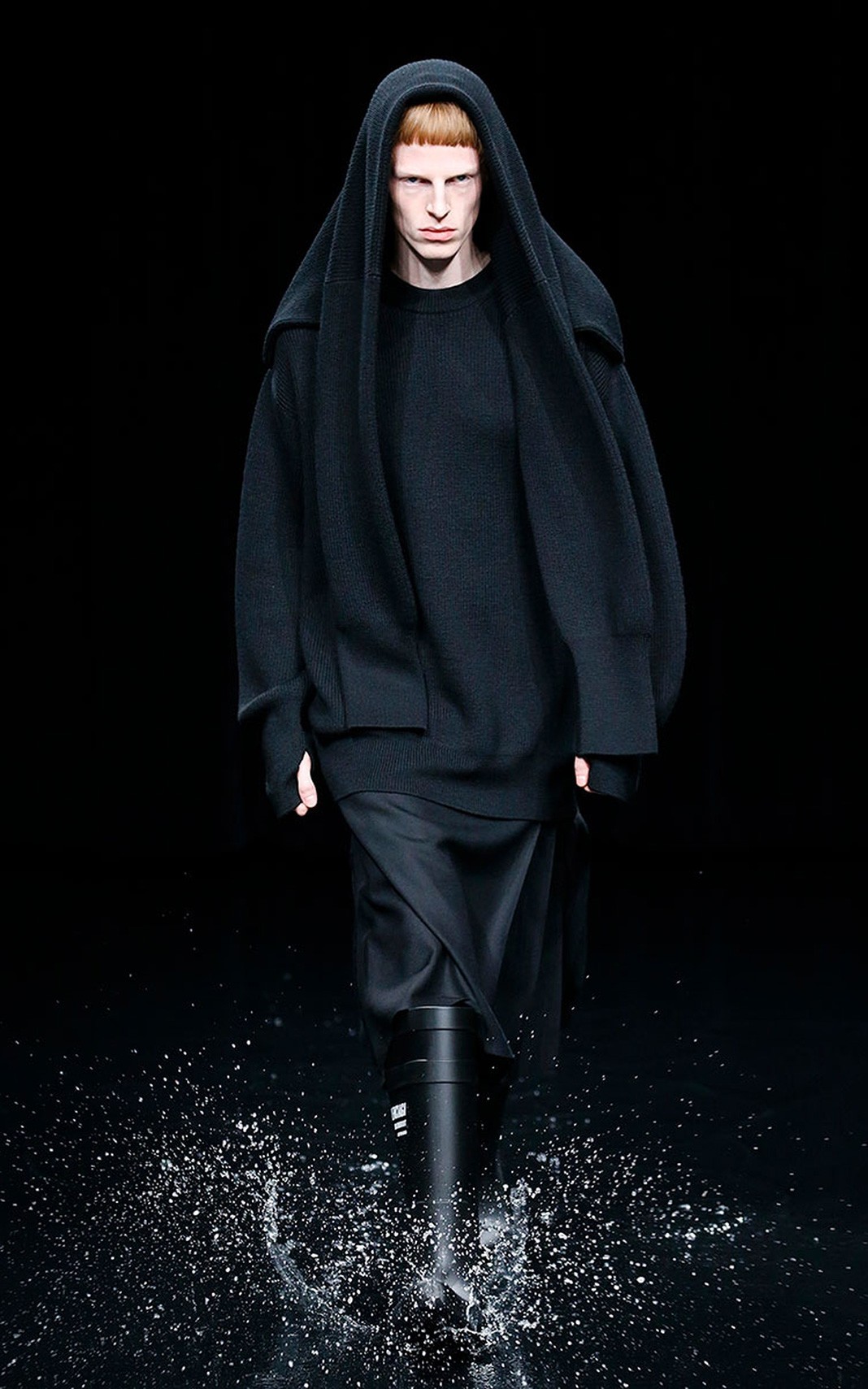 шоу Balenciaga Fall 2020 Balenciaga Fall 2020