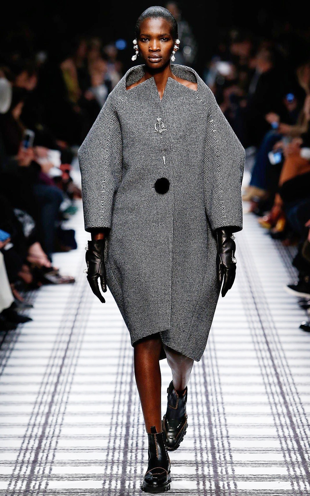 шоу Balenciaga Fall 2015 Balenciaga Fall 2015