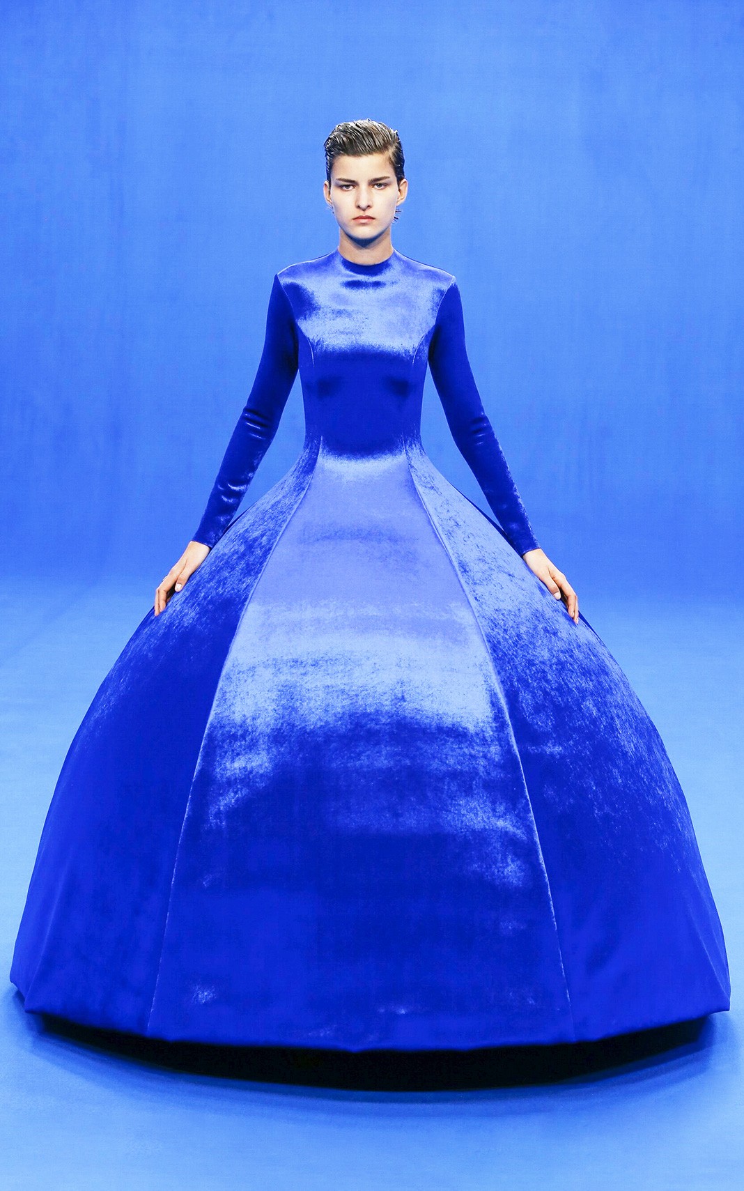шоу Balenciaga Spring Runway Show 2020 Balenciaga Spring Runway Show 2020