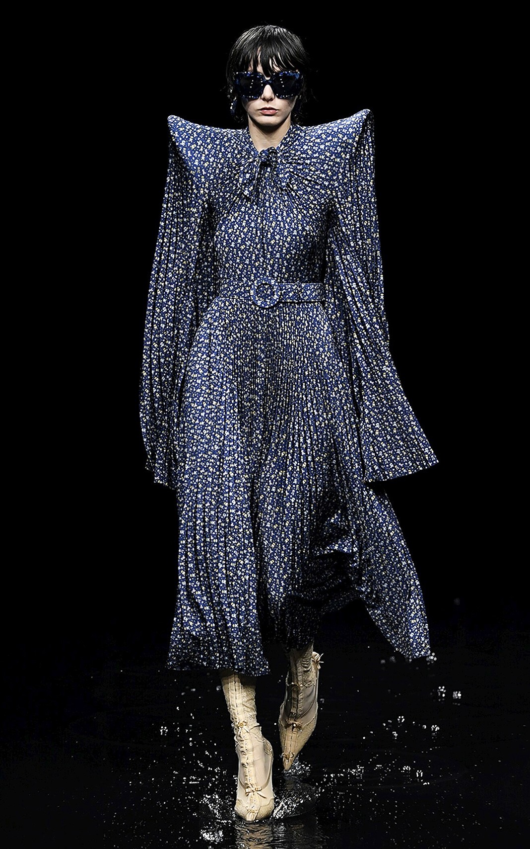шоу Balenciaga Fall 2020 Balenciaga Fall 2020