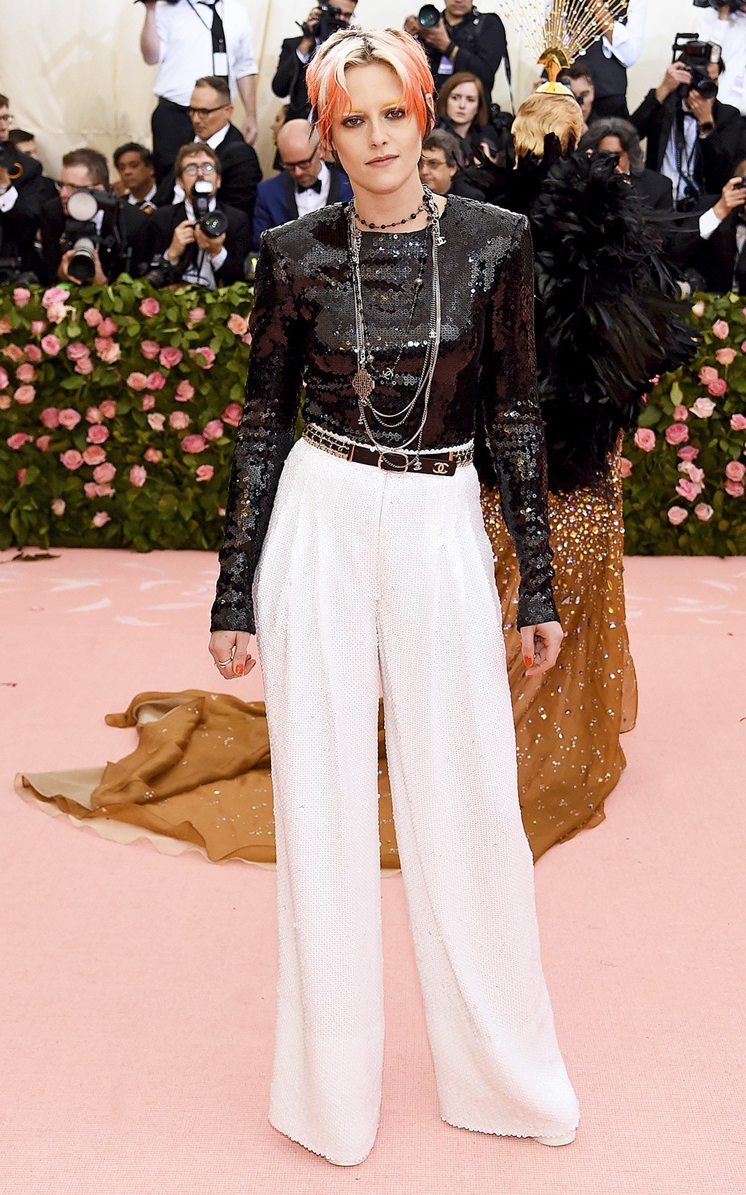 Кристен Стюарт на балу Института костюма Met Gala Camp: Notes on Fashion в Нью-Йорке, 6 мая 2019 г.