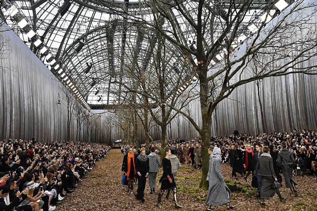 Шоу Chanel Womenswear Осень/Зима 2018/2019 в рамках Парижской недели моды, 6 марта 2018 г.
