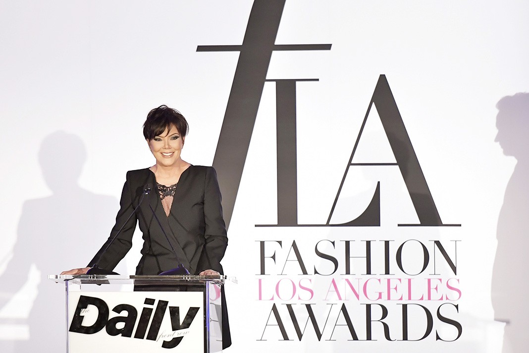 Крис Дженнер на 4-й ежегодной премии Fashion Los Angeles Awards Daily Front Row в Беверли-Хиллз На 4-й ежегодной премии Fashion Los Angeles Awards Daily Front Row в Беверли-Хиллз, 8 апреля 2018 г.