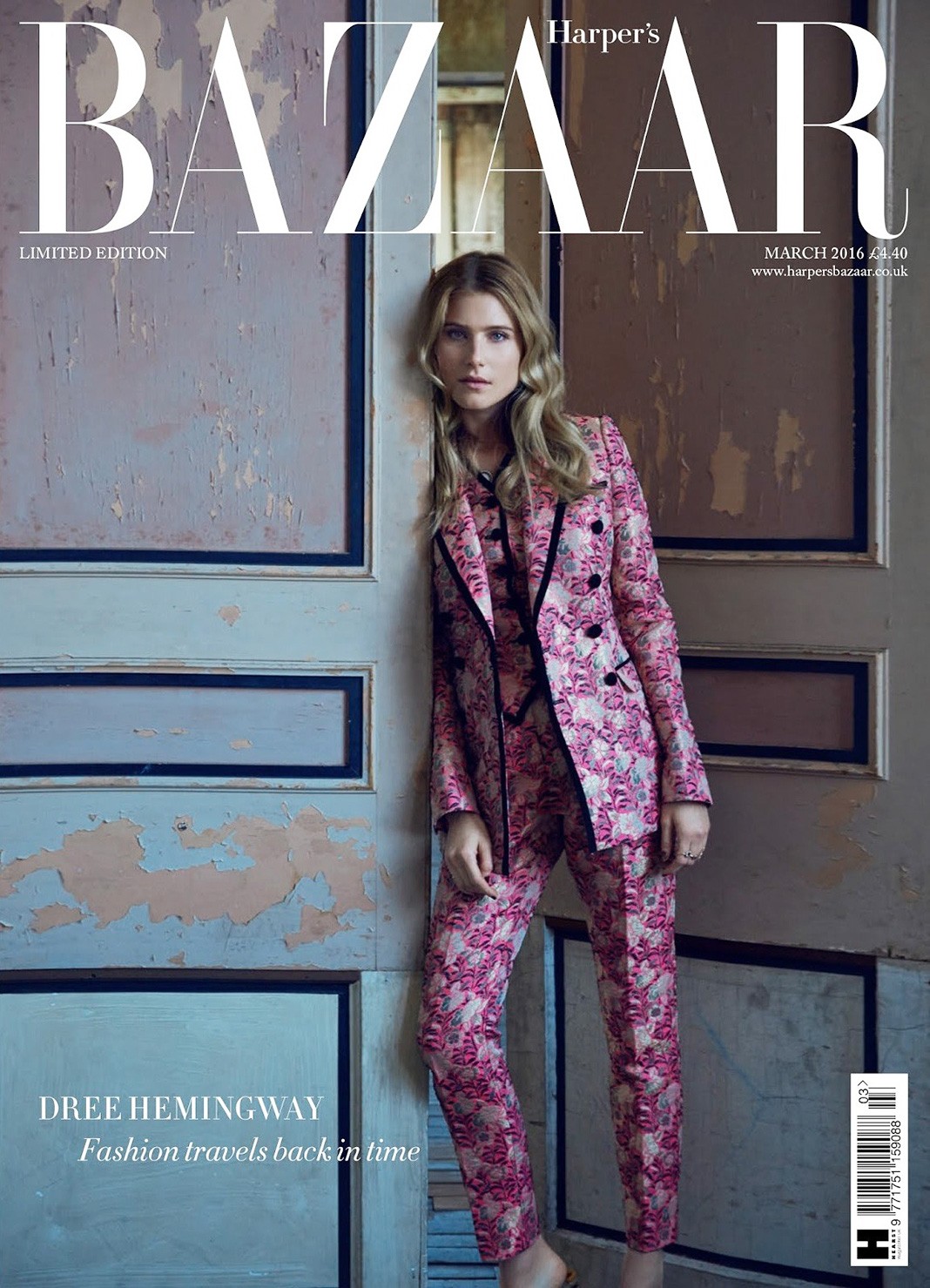 Дри Хемингуэй на обложке журнала Harpers Bazaar UK, март 2016 г. На обложке журнала Harpers Bazaar UK, март 2016 г.