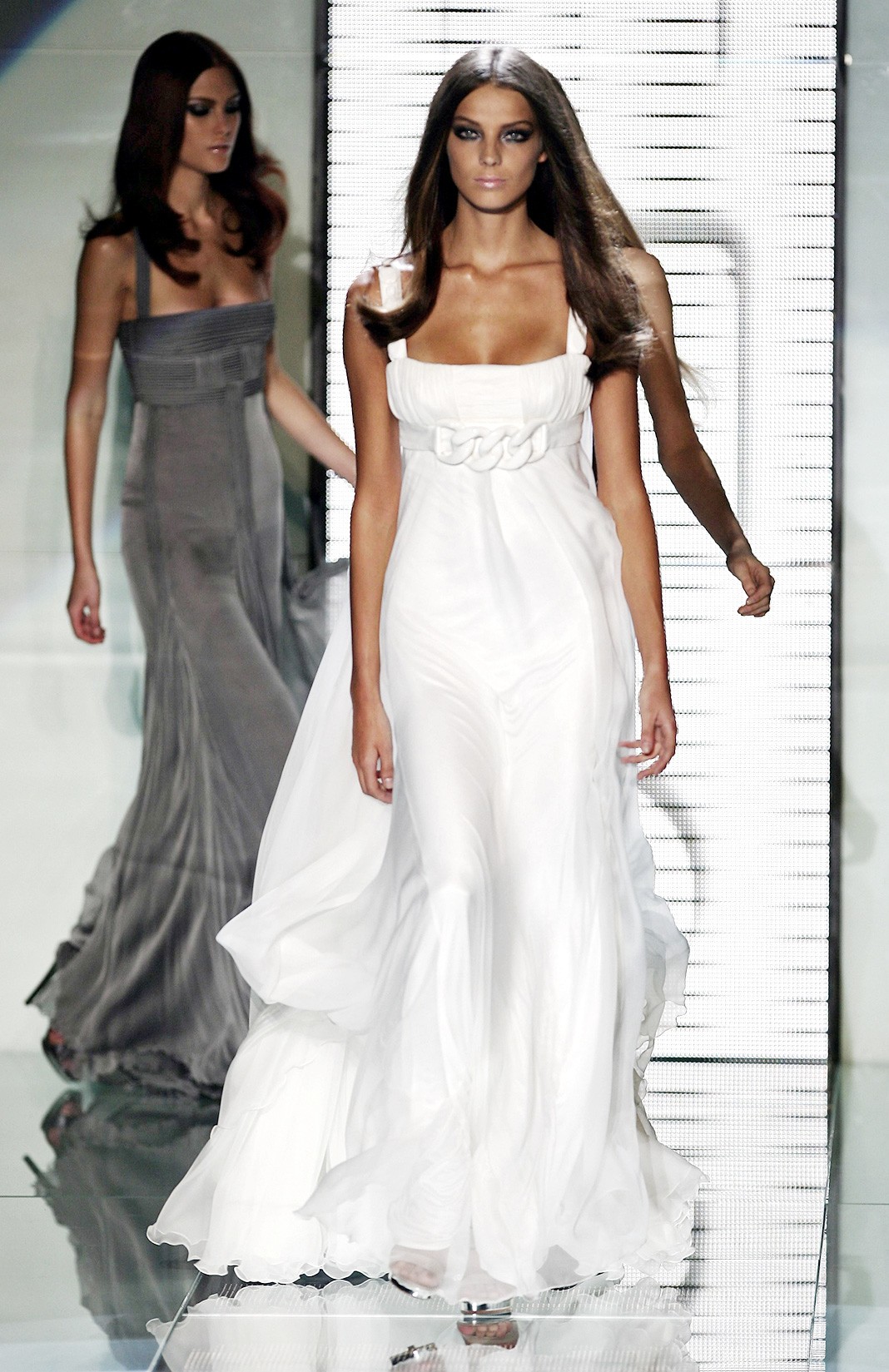 Дарья Вербова на шоу Gianni Versace Осень/Зима 2007 в рамках Миланской недели моды На шоу Gianni Versace Осень/Зима 2007 в рамках Миланской недели моды, 23 февраля 2007 г.