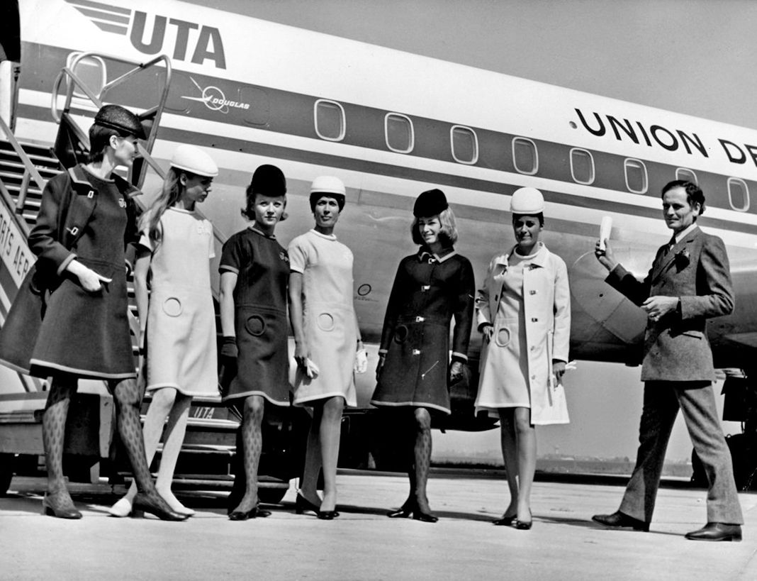 Стюардессы Union de Transports Aériens и Пьер Карден, 1968 г. Стюардессы Union de Transports Aériens и Пьер Карден, 1968 г.