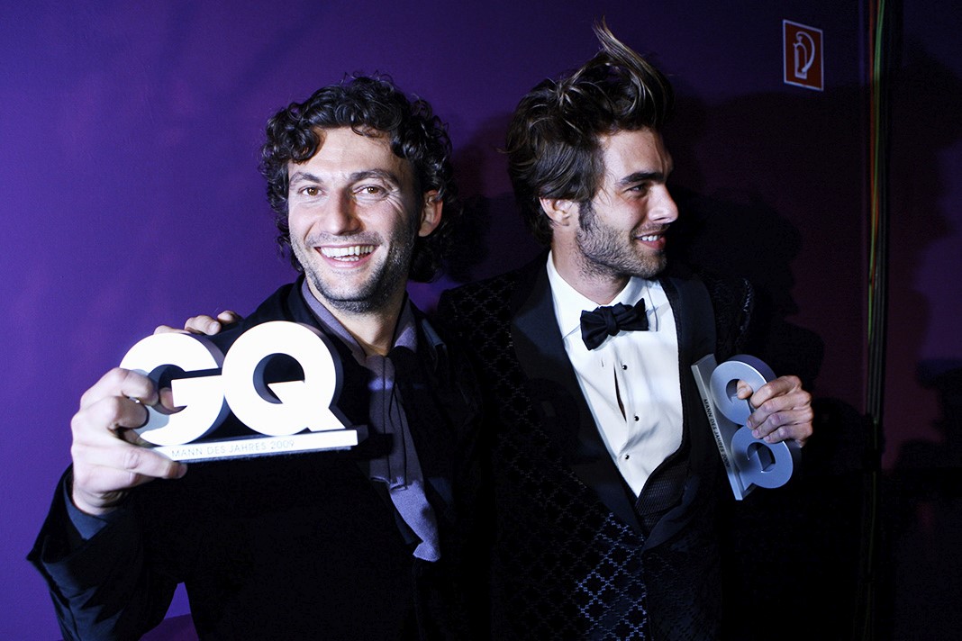 Йонас Кауфман, Джон Кортахарена после церемонии награждения GQ Men Of The Year 2009 в Мюнхене Йонас Кауфман, Джон Кортахарена после церемонии награждения GQ Men Of The Year 2009