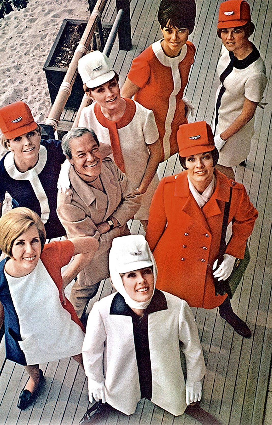 Жан Луи в окружении стюардесс United Airlines, 1968 г. Жан Луи в окружении стюардесс United Airlines