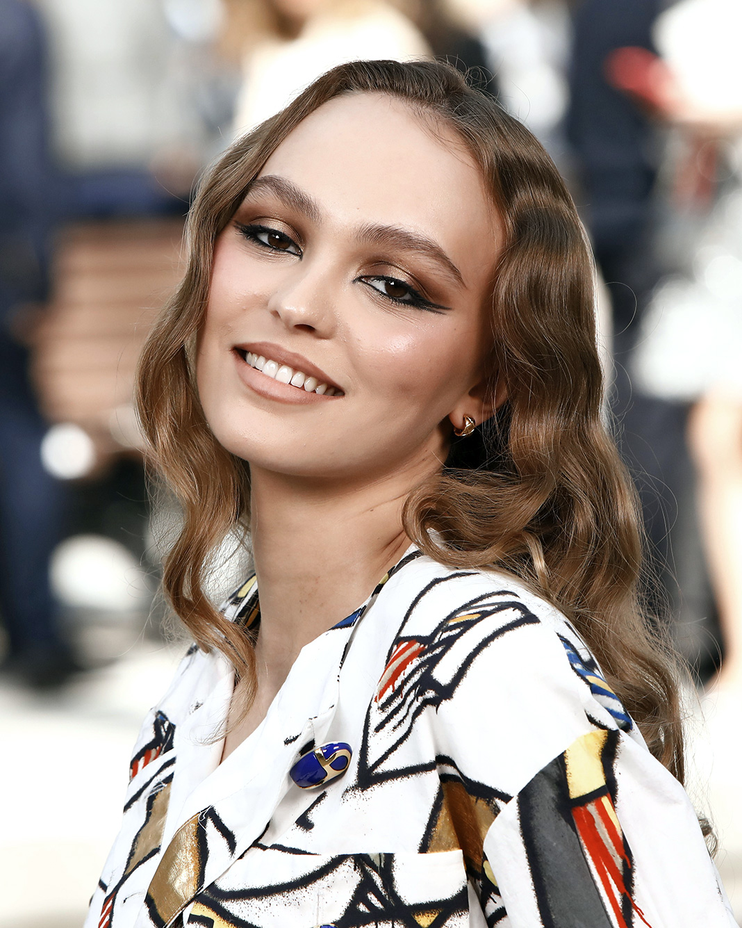 Лили-Роуз Депп на фотоколле, посвященном выходу коллекции Chanel Cruise 2020, в Париже, 3 мая 2019 г.