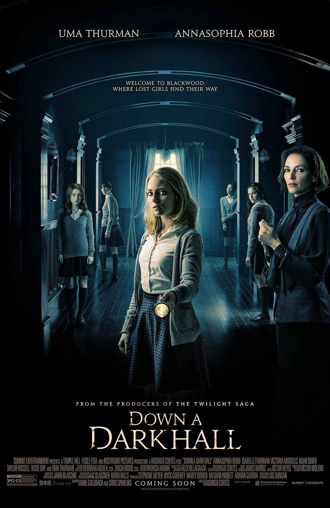 АннаСофия Робб на афише фильма «Дальше по коридору», 2018 г. АннаСофия Робб на афише фильма «Дальше по коридору»