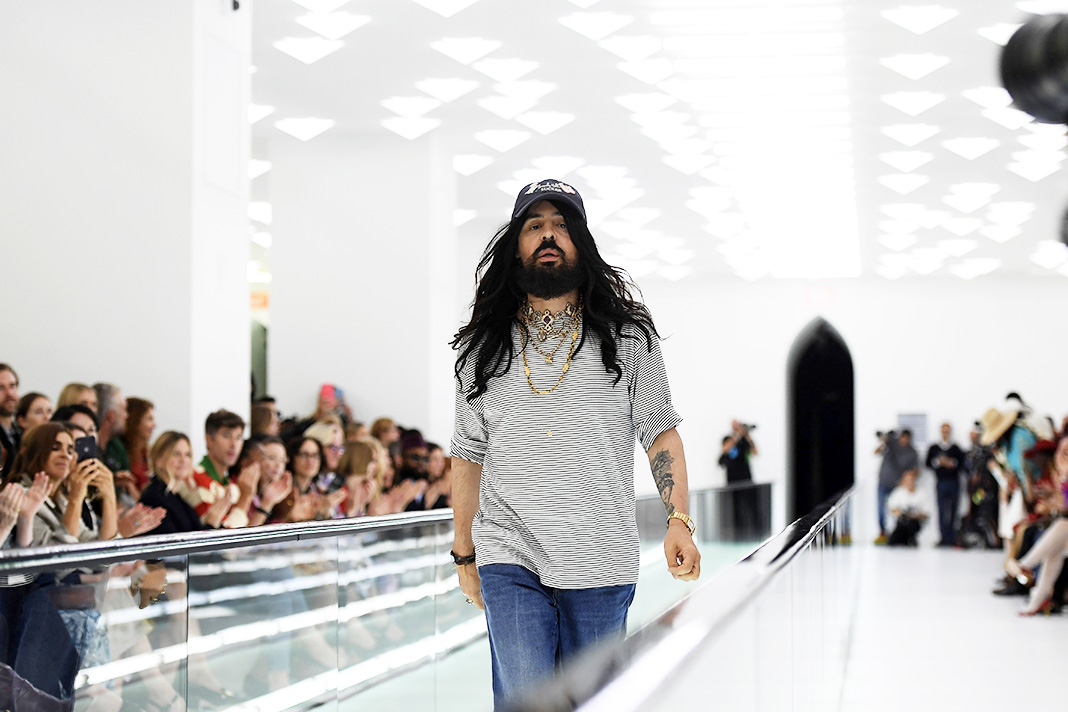 Алессандро Микеле на шоу Gucci Весна/Лето 2020 в рамках Недели моды в Милане Алессандро на шоу Gucci Весна/Лето 2020 в рамках Недели моды в Милане, 22 сентября 2019 г.