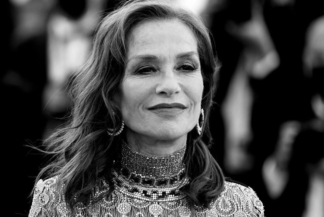 Изабель Юппер на премьере фильма «Голос любви» в рамках 74-го ежегодного Каннского кинофестиваля, 13 июля 2021 г.