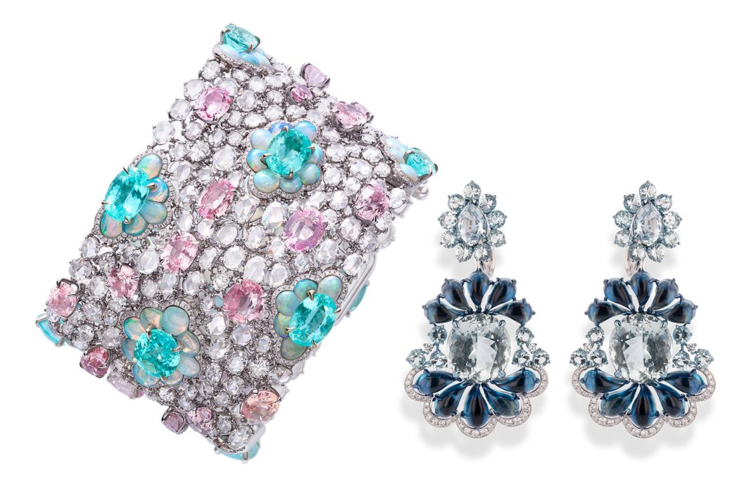 Chopard, браслет из белого золота с турмалинами в 27,52 карата, сапфирами (40,39 карат), опалами (14,37 карата) и бриллиантами (36,28 карата) из коллекции Red Carpet; серьги из 18-каратного белого золота и титана с топазами огранки «кабошон» (25,11 карата), бериллами Chopard (19,29 карата) и бриллиантами (0,73 карата) из коллекции Haute Joaillerie Chopard, браслет из коллекции Red Carpet; серьги из коллекции Haute Joaillerie