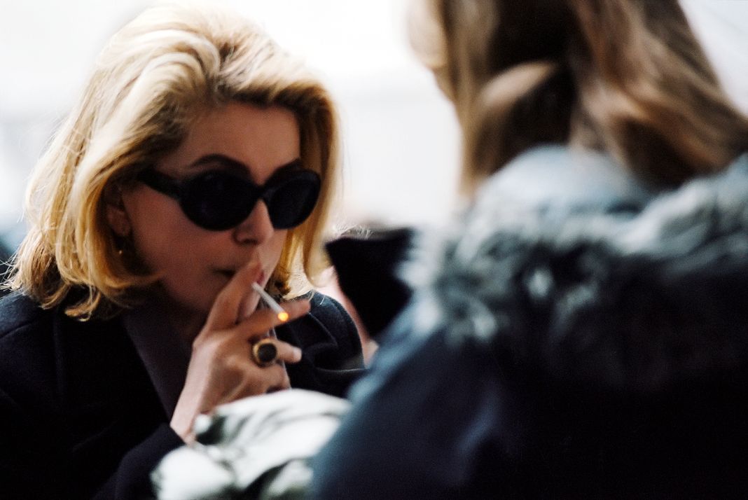 Лена Вебер, «Глаза его матери», 2011 Катрин Денев в роли Лена Вебер, «Глаза его матери», 2011