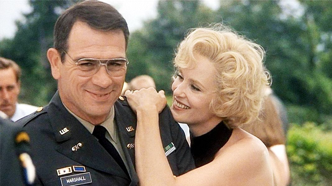 В фильме «Синее небо» (1994) В фильме «Синее небо»