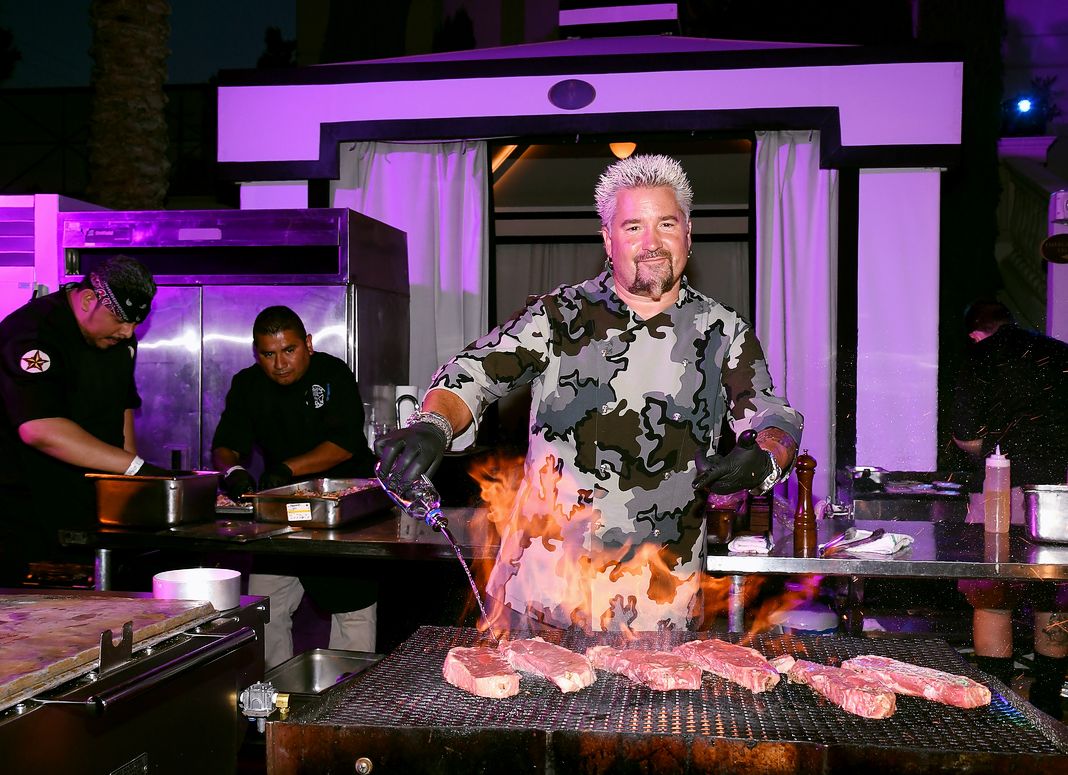 Гай Фиери на 12-м ежегодном дегустационном мероприятии Vegas Uncork'd by Bon Appetit, 11 мая 2018 г. Гай Фиери на 12-м ежегодном дегустационном мероприятии Vegas Uncork'd by Bon Appetit