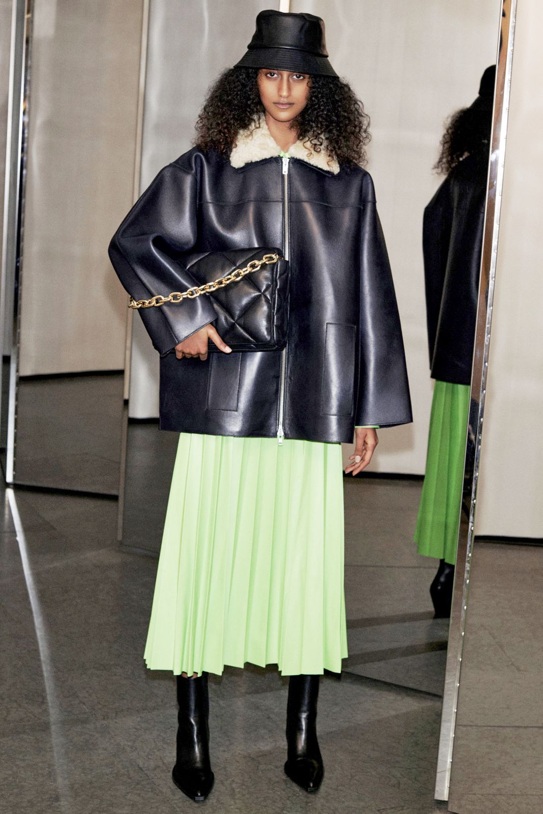 Stand F/W 21-22 Ready-to-Wear Collection look 2 Stand F/W 21-22 Ready-to-Wear look 2