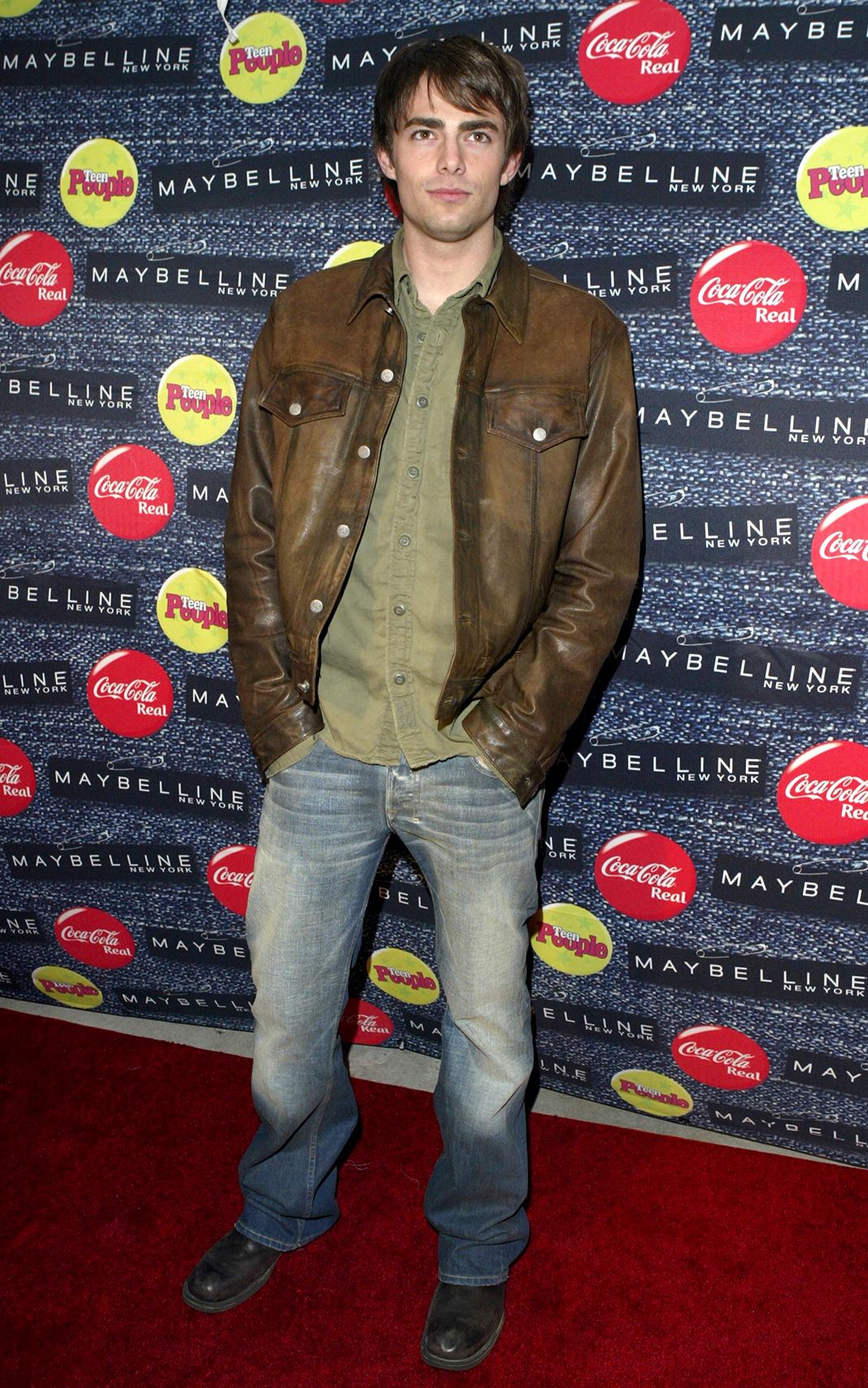 Джонатан Беннетт на мероприятие «Teen People What's Next in New Talent in 2004 and Salute Former What's Next Honorees», 13 января 2004 года в Нью-Йорке. Джонатан Беннетт на мероприятие «Teen People What's Next in New Talent in 2004 and Salute Former What's Next Honorees», 13 января 2004 года в Нью-Йорке.