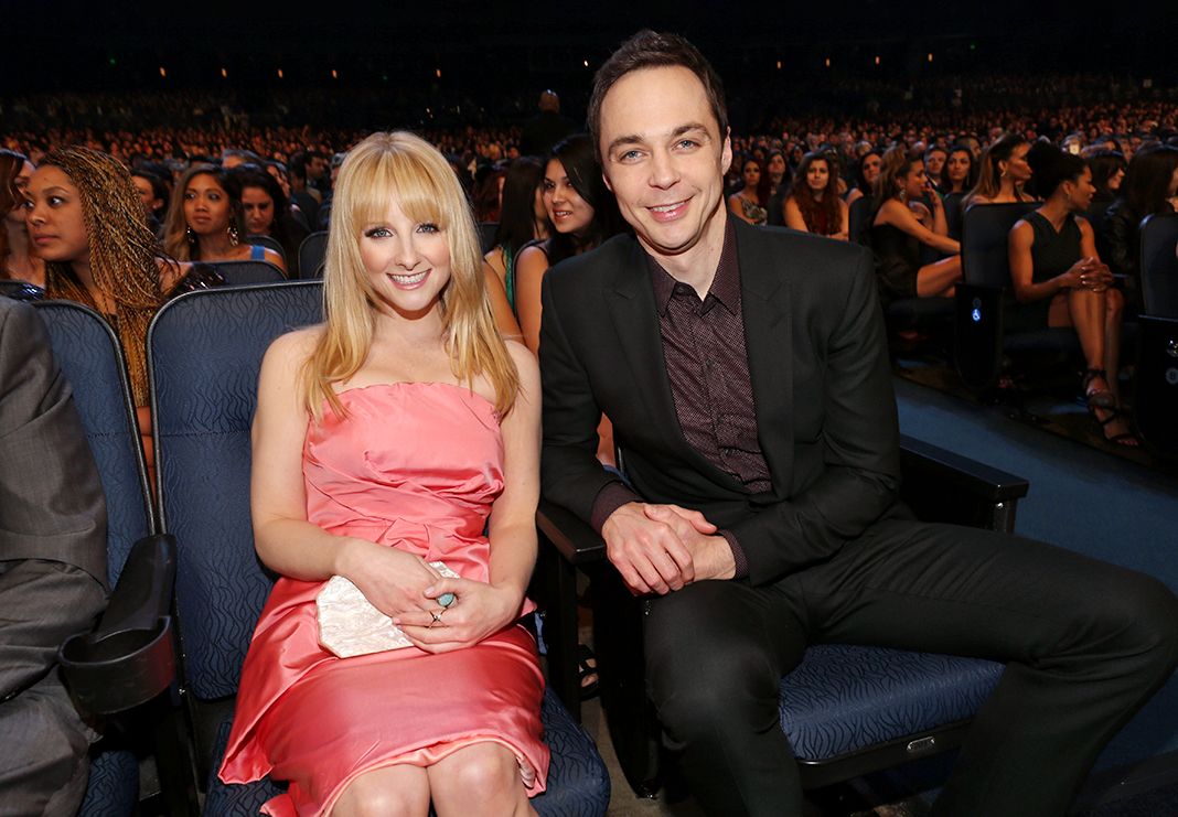 Мелисса Рауш и Джим Парсонс на 41-й церемонии People's Choice Awards в Nokia Theater LA Live, 7 января 2015 года в Лос-Анджелесе. Мелисса Рауш и Джим Парсонс на 41-й церемонии People's Choice Awards в Nokia Theater LA Live.