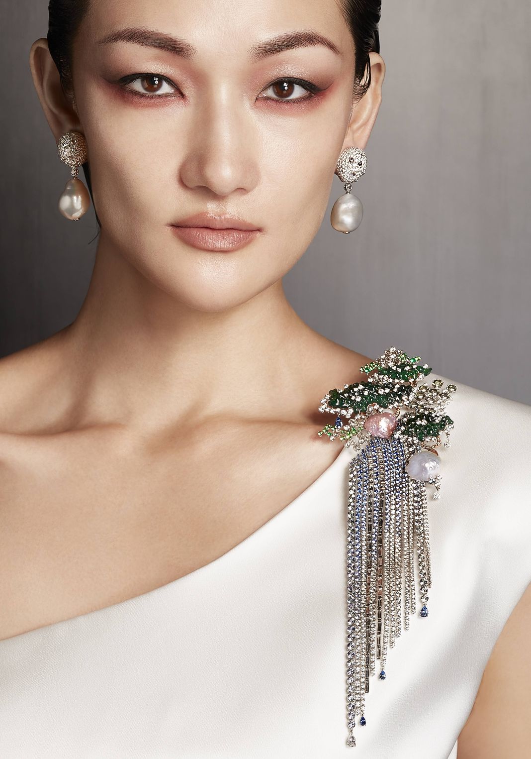 Ай Томинага представляет коллекцию высокого ювелирного искусства Mikimoto look 2 Ай Томинага представляет коллекцию Mikimoto look 2