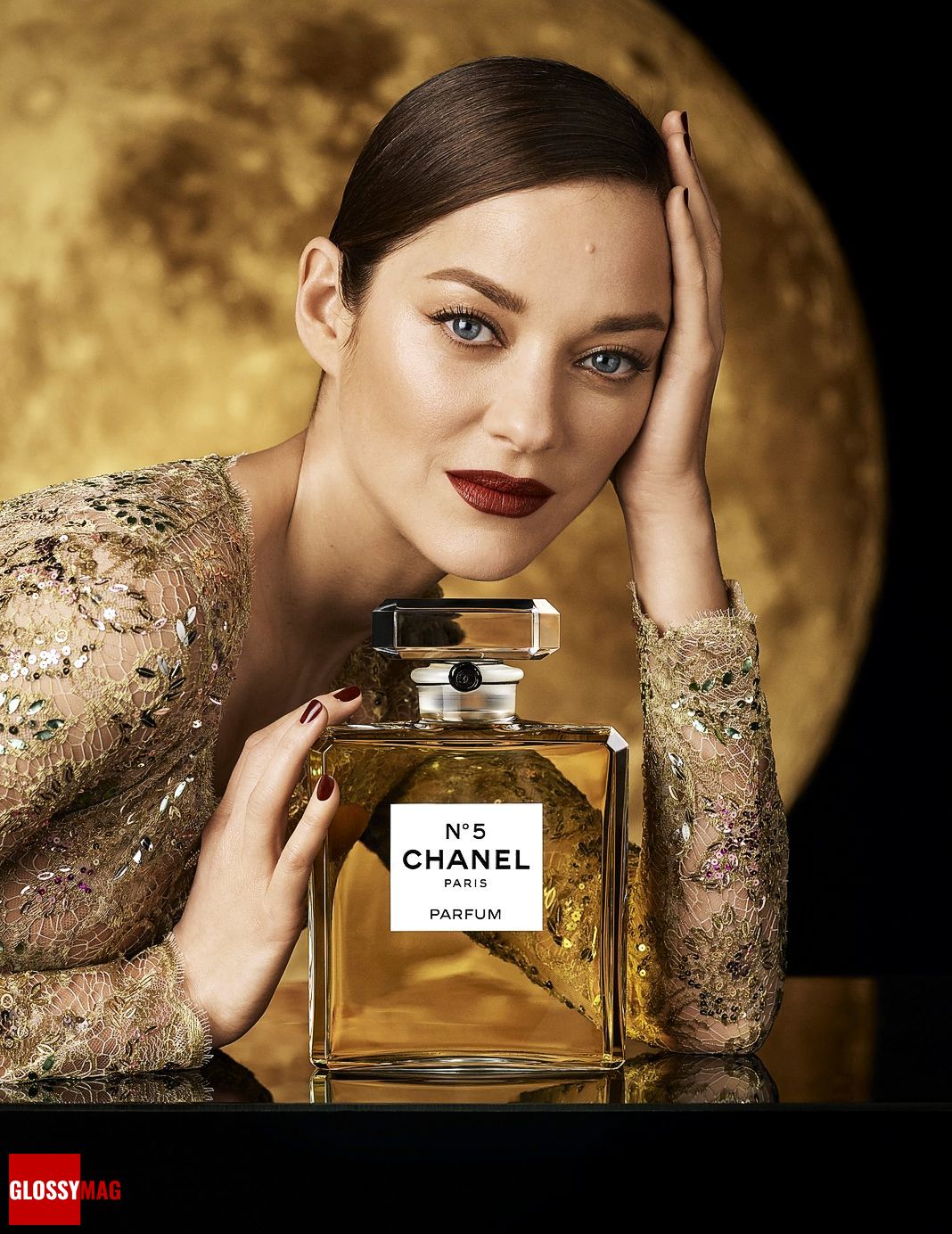 Марион Котийяр в рекламной кампании Chanel N°5, 2020 г. Марион Котийяр в рекламной кампании Chanel N°5, 2020 г.