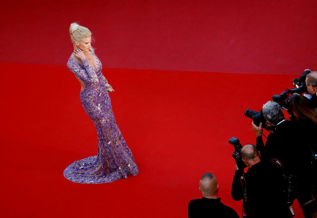 Премьера фильма «Пепел – самый чистый белый» в рамках 71-го ежегодного Каннского кинофестиваля, 11 мая 2018 г. Премьера фильма «Пепел – самый чистый белый», 11 мая 2018 г.