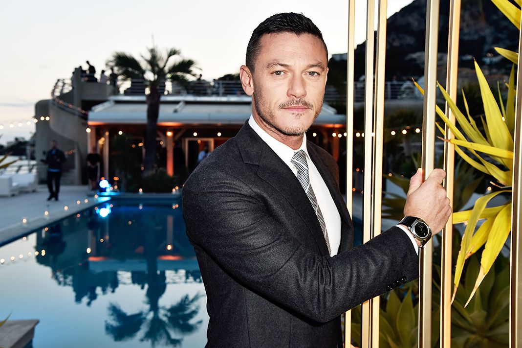 Люк Эванс на пресс-ужине BVLGARI во время четырехдневного мероприятия бренда BVLGARI, 1 июня 2016 года в Монако. Люк Эванс на пресс-ужине BVLGARI во время четырехдневного мероприятия бренда BVLGARI.