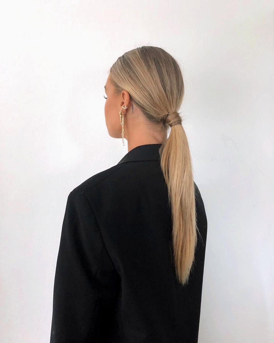 Главные изменения в тенденциях макияжа, причесок и nail-арта look 3