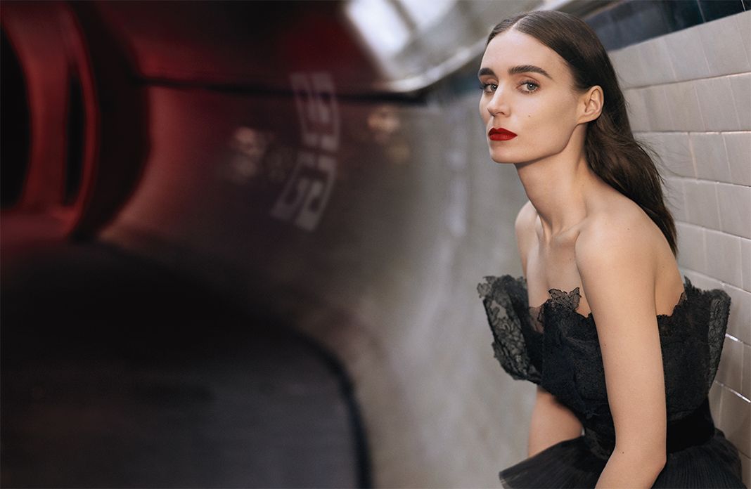 Актриса Руни Мара в рекламной кампании L’Interdit Eau de Parfum Rouge Givenchy Руни Мара в рекламной кампании L’Interdit Eau de Parfum Rouge Givenchy