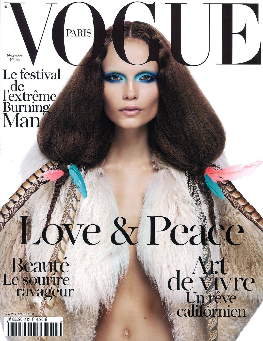 На обложке журнала Vogue Paris, фотография Марио Сорренти, ноябрь 2010 г. На обложке журнала Vogue Paris, фотография Марио Сорренти