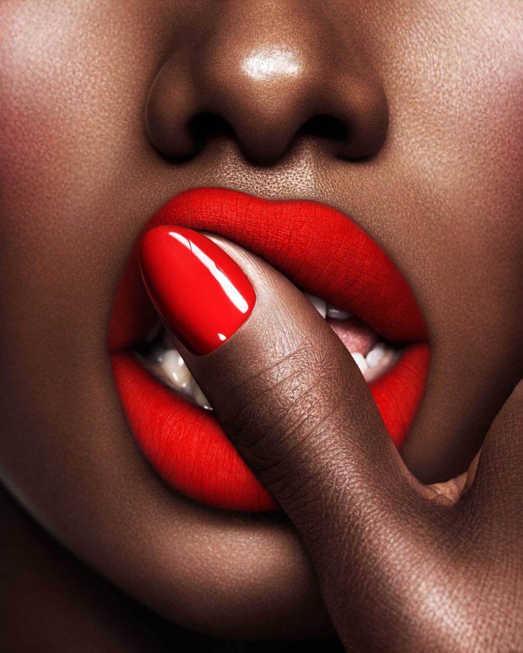 Hermes лак для ногтей, оттенок Rouge Casaque Лак для ногтей Hermes, оттенок Rouge Casaque