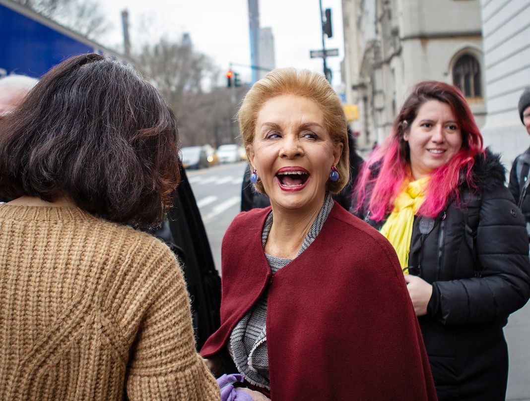 Модельер Каролина Эррера покидает свой осенний показ (NYFW) Недели моды в Нью-Йорке, 11 февраля 2019 г. цитаты Каролины Эрреры. Модельер Каролина Эррера покидает свой осенний показ (NYFW)