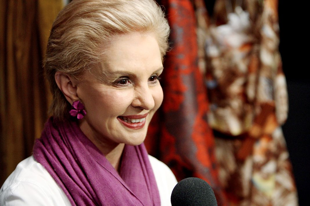 Каролина Эррера за кулисами шоу Carolina Herrera 2008 во время Недели моды в Нью-Йорке, 4 февраля 2008 г. цитаты Каролины Эрреры. Каролина Эррера за кулисами шоу Carolina Herrera 2008
