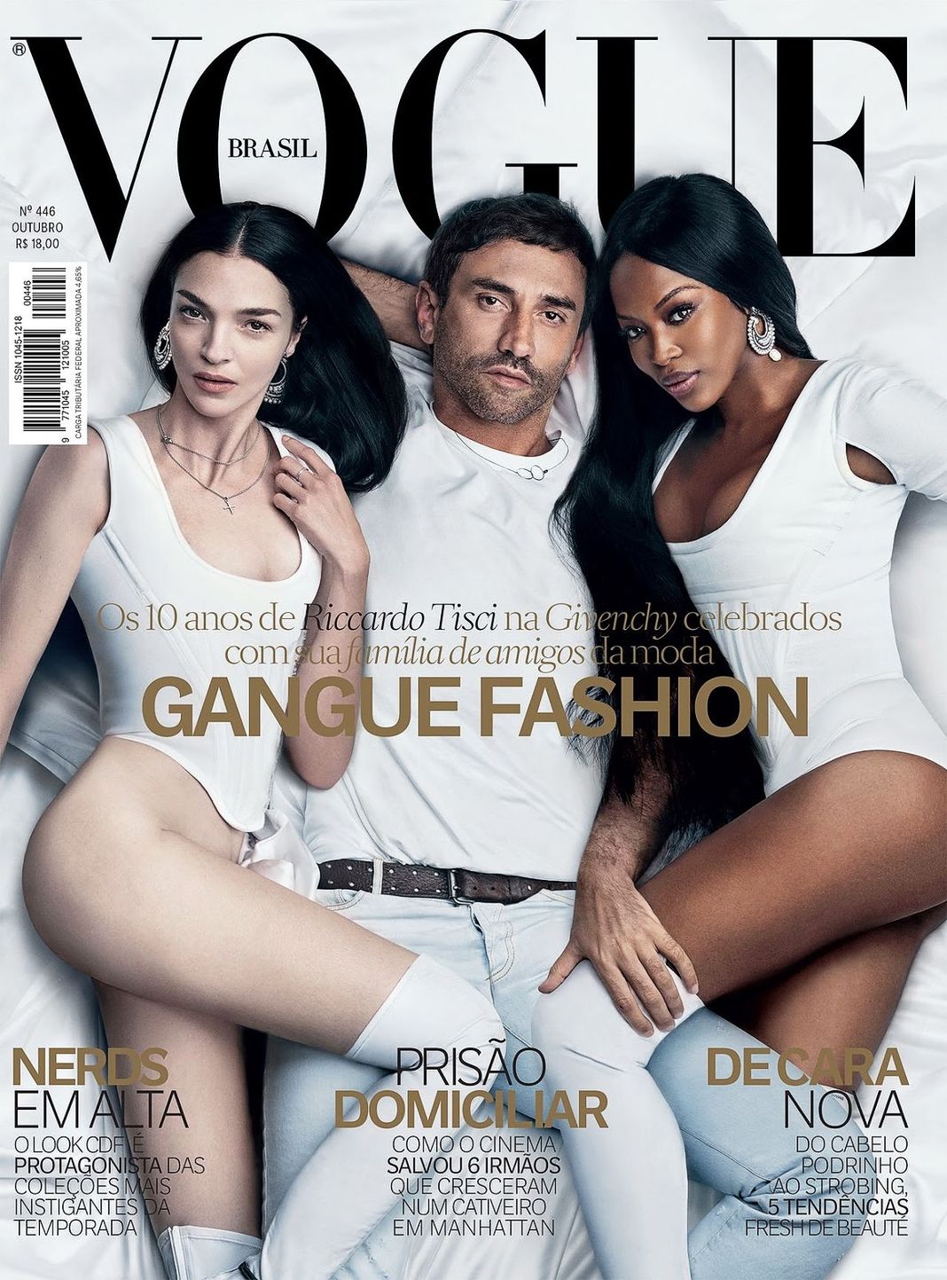 На обложке журнала Vogue Brasil, фотография Луиджи Мурену и Янго Хензи, октябрь 2015 г. На обложке журнала Vogue Brasil, фотография Луиджи Мурену и Янго Хензи.