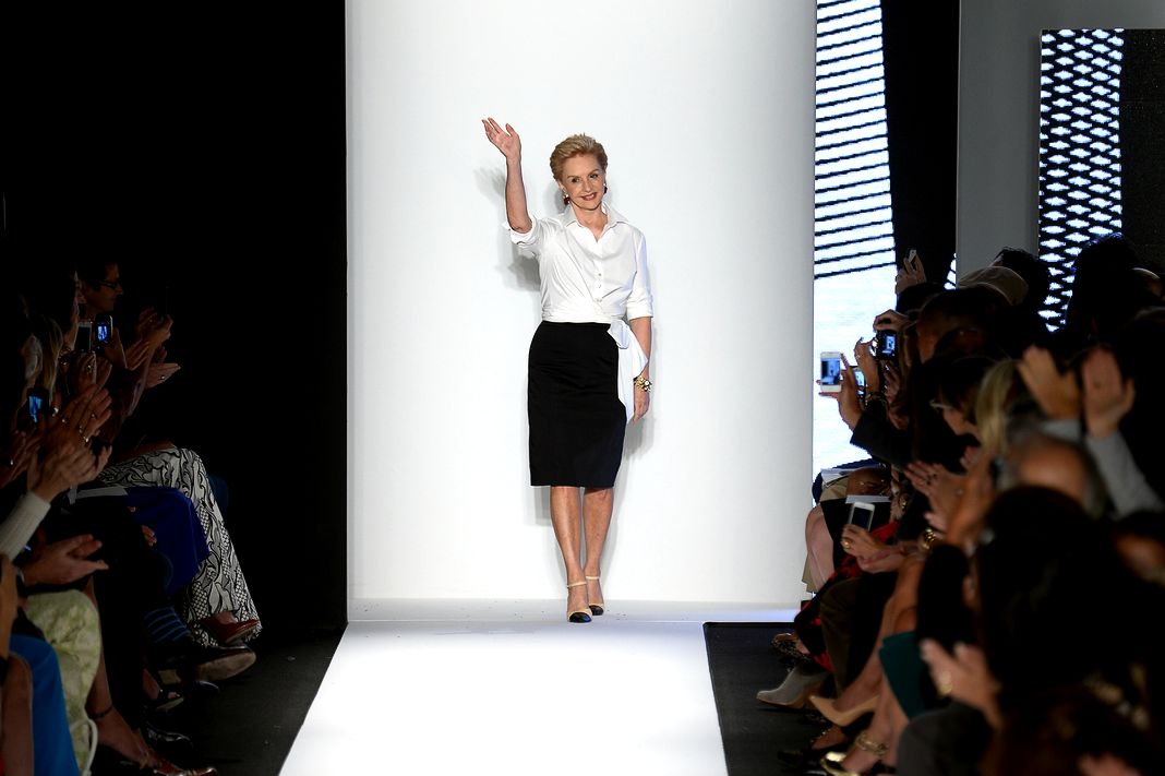 Дизайнер Каролина Эррера на шоу Carolina Herrera во время Недели моды в Нью-Йорке, 9 сентября 2013 г. Дизайнер Каролина Эррера на шоу Carolina Herrera