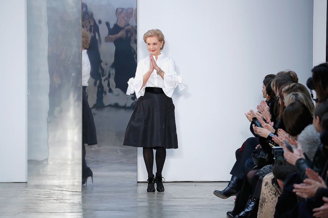 Каролина Эррера представляет коллекцию Carolina Herrera во время Недели моды в Нью-Йорке, 13 февраля 2017 г. Каролина Эррера представляет коллекцию Carolina Herrera во время Недели моды