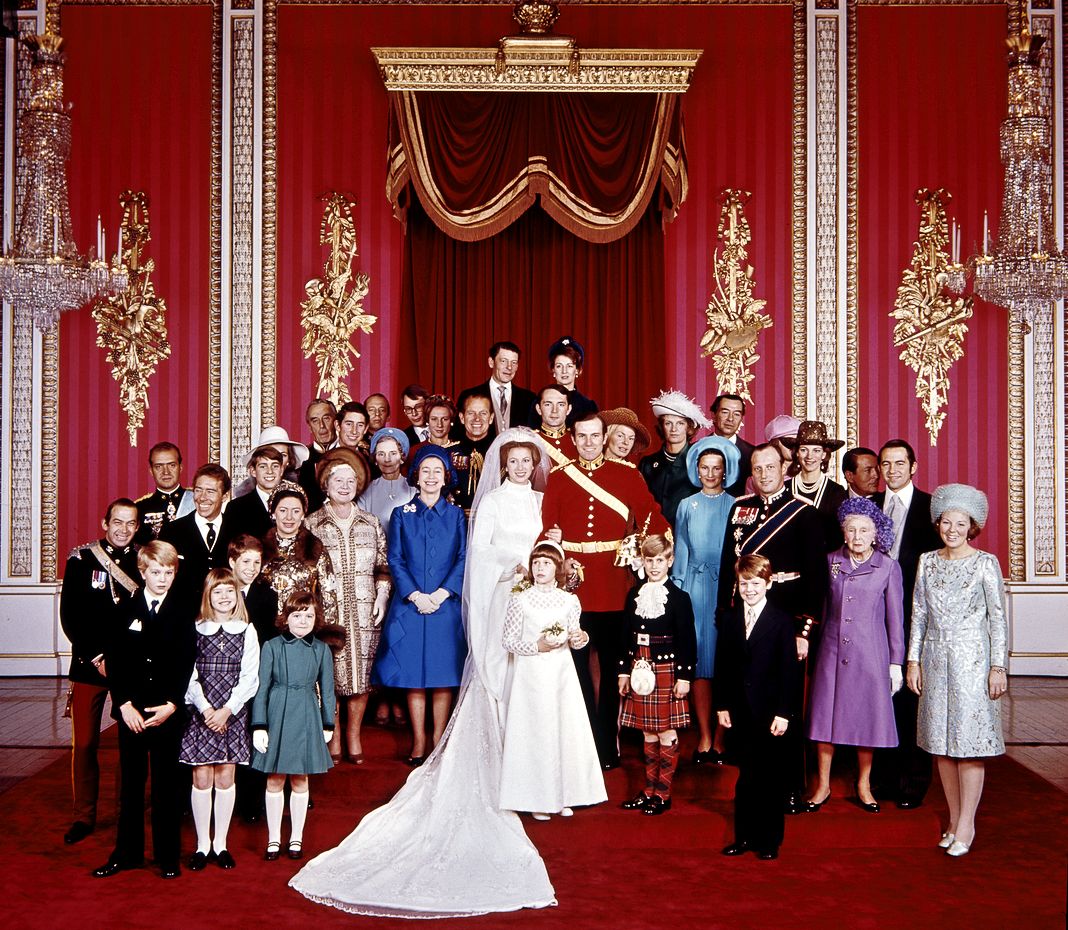 Свадебное фото королевы Анны и Марка Филлипса в Лондоне, 14 ноября 1973 г. Свадьба королевы Анны и Марка Филлипса в Лондоне, 14 ноября 1973 г.