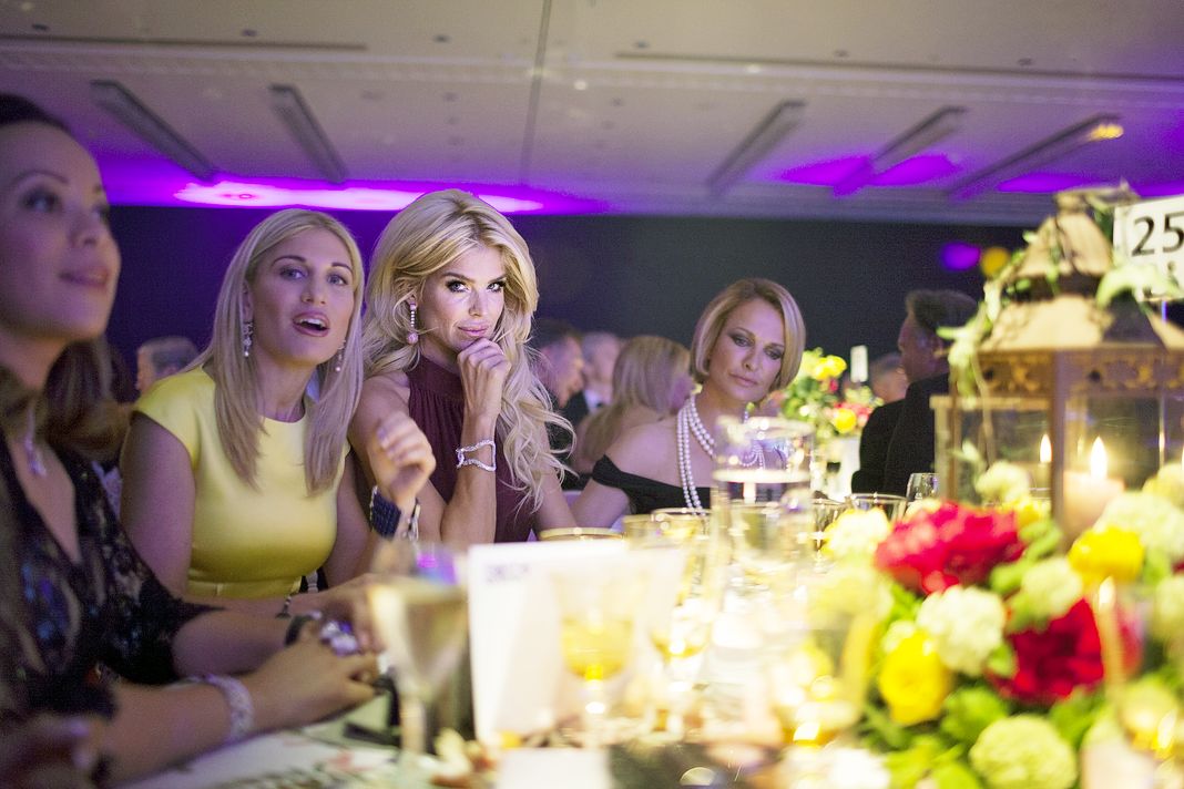 Викория Сильвстедт, Хофит Голан, Карен Мюлдер на вечеринке Soiree De Gala Action Innocence в Женеве, 12 мая 2015 г. Виктория Сильвстедт, Хофит Голан и Карен Малдер на вечеринке Soiree De Gala Action Innocence