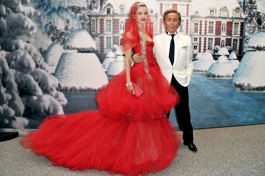 Наталья Водянова и Валентино на «The White Fairy Tale Love Ball» в Креспьере, 6 июля 2011 г. Наталья Водянова и Валентино на «The White Fairy Tale Love Ball».