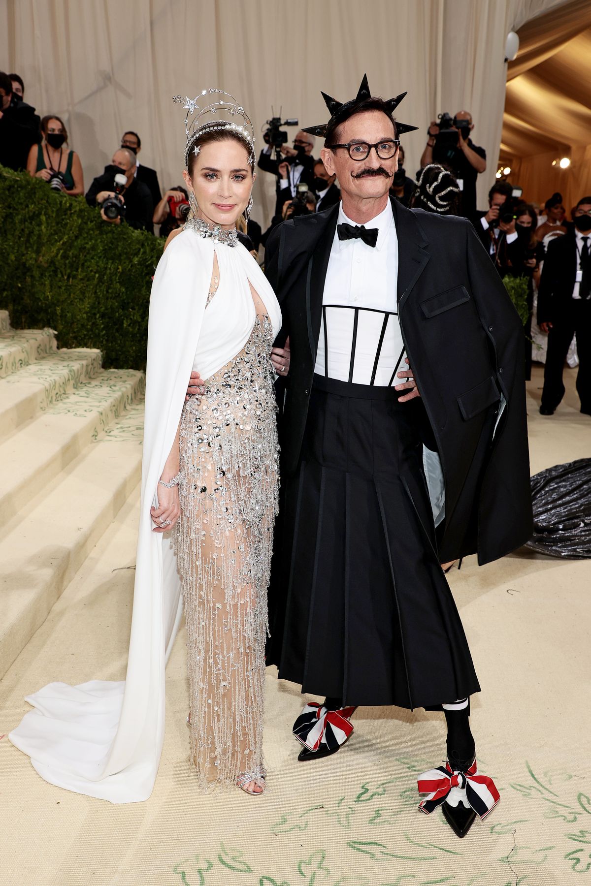 Эмили Блант, Хэмиш Боулз на балу Института костюма Met Gala 2021 «In America: A Lexicon Of Fashion» в Метрополитен-музее, 13 сентября 2021 г. Эмили Блант, Хэмиш Боулз на балу Института костюма Met Gala 2021 «In America: A Lexicon Of Fashion»