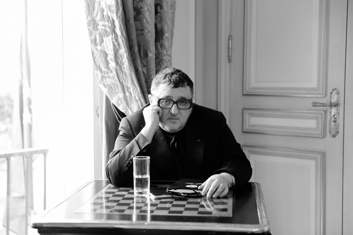 Альбер Эльбаз в Париже, 18 октября 2016 г. Дизайнер Альбер Эльбаз в Париже, 18 октября 2016 г.