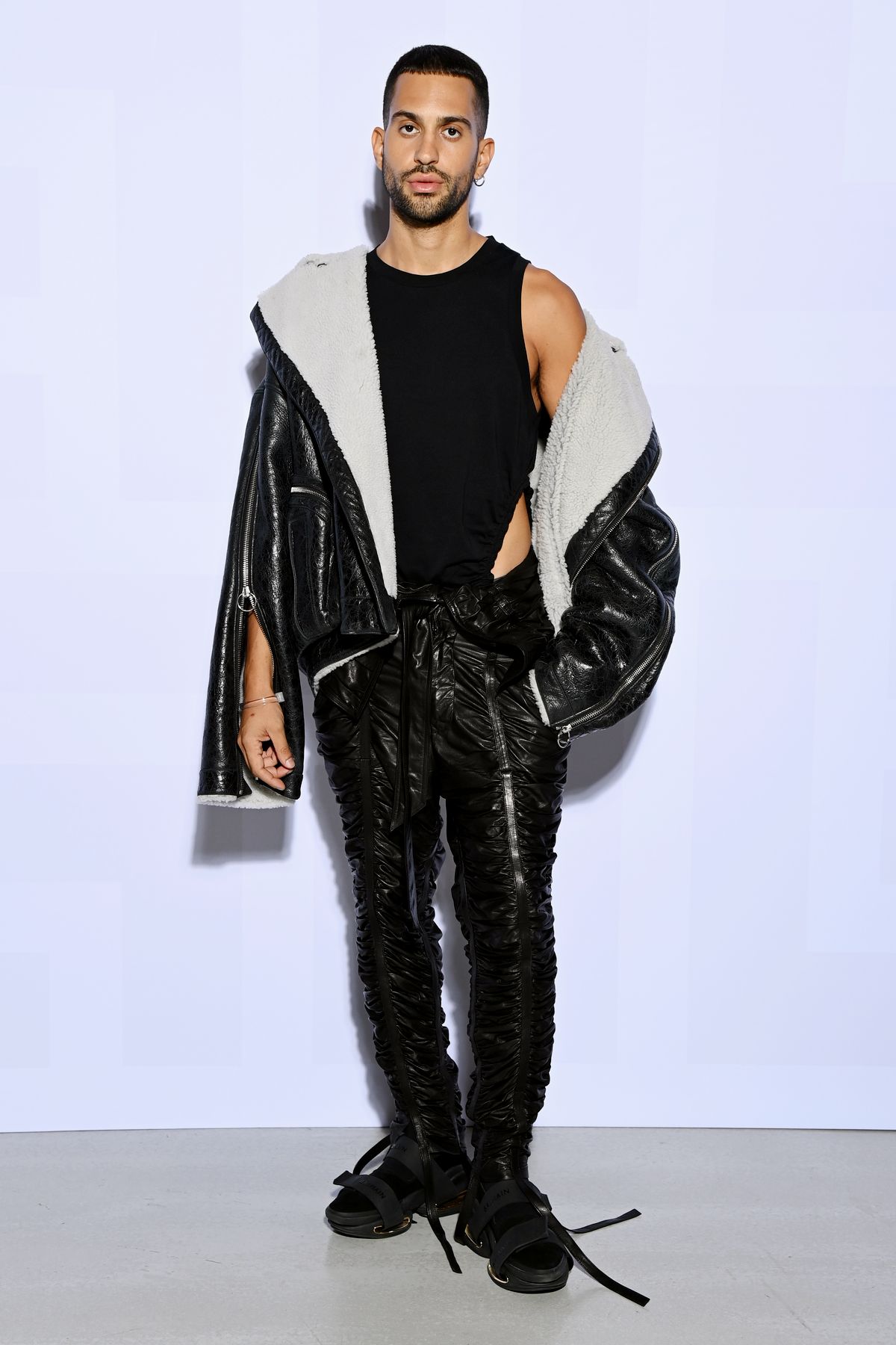 Алессандро Мамуд на шоу Balmain Womenswear Весна/лето 2022 в рамках Недели моды в Париже, 29 сентября 2021 г. Алессандро Мамуд на шоу Balmain Womenswear Весна/лето 2022 в рамках Недели моды в Париже