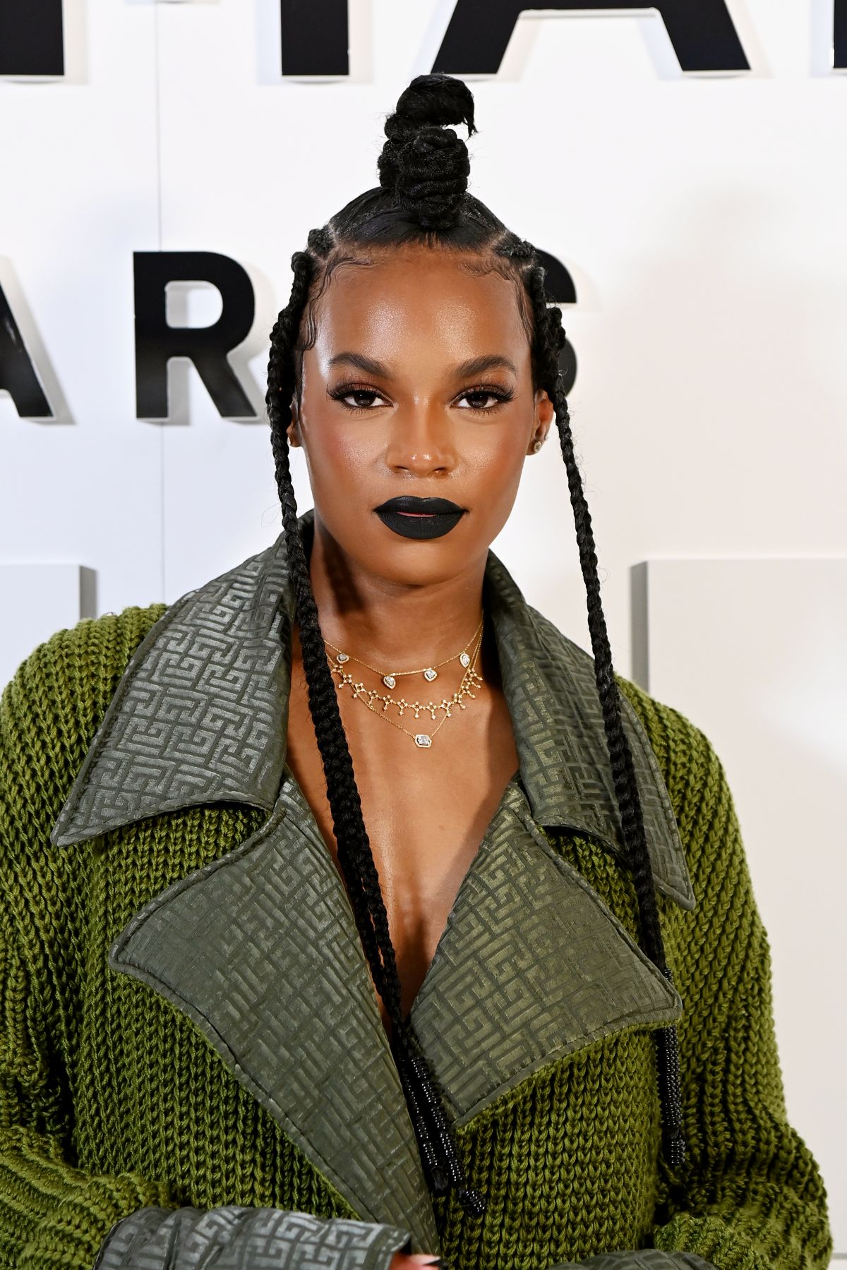 Диди Стоун на шоу Balmain Womenswear Весна/лето 2022 в рамках Недели моды в Париже, 29 сентября 2021 г., фото 2 Диди Стоун на шоу Balmain Womenswear Весна/лето 2022 в рамках Недели моды в Париже, фото 2
