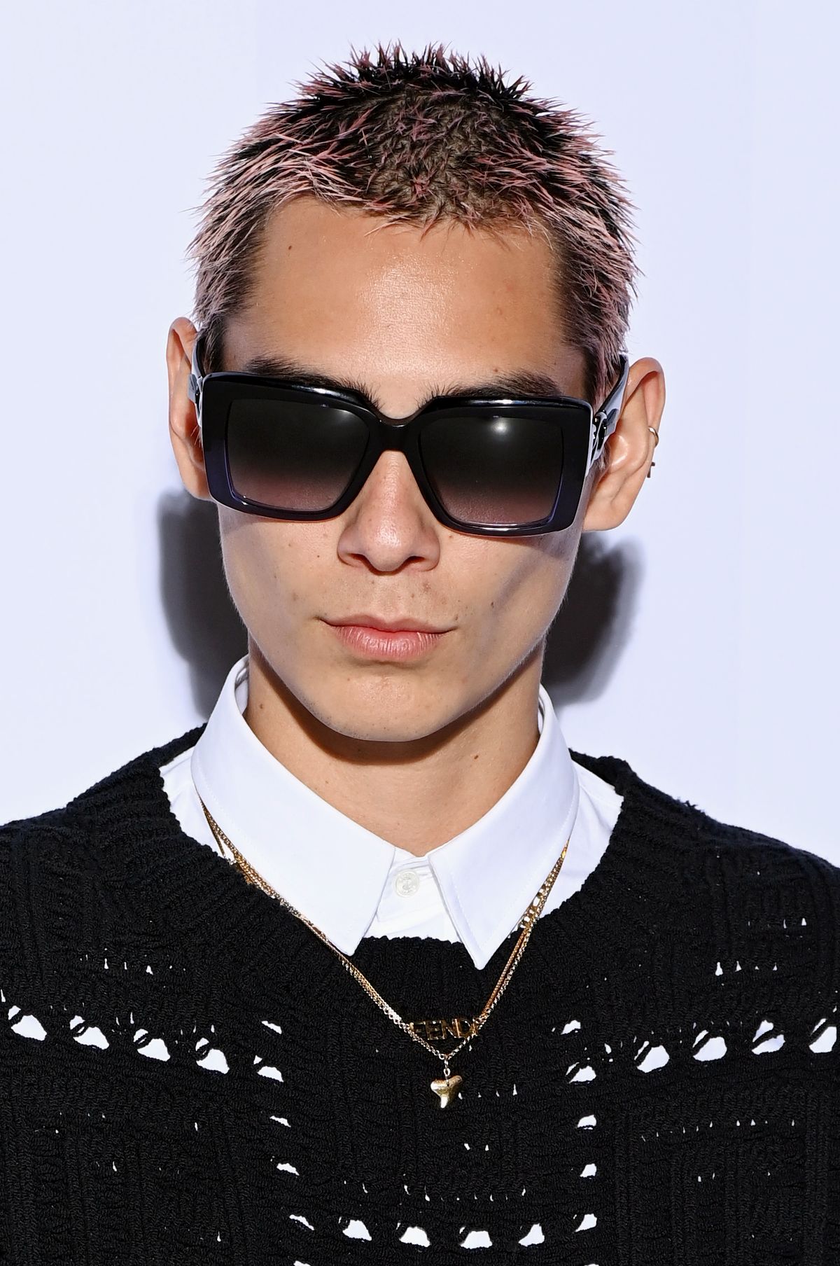 Эван Мок на шоу Balmain Womenswear Весна/лето 2022 в рамках Недели моды в Париже, 29 сентября 2021 г., фото 2 Эван Мок на шоу Balmain Womenswear Весна/лето 2022 в рамках Недели моды в Париже, фото 2