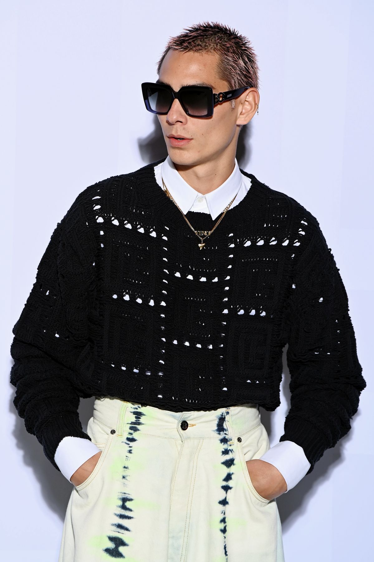 Эван Мок на шоу Balmain Womenswear Весна/лето 2022 в рамках Недели моды в Париже, 29 сентября 2021 г., фото 3 Эван Мок на шоу Balmain Womenswear Весна/лето 2022 в рамках Недели моды в Париже, фото 3