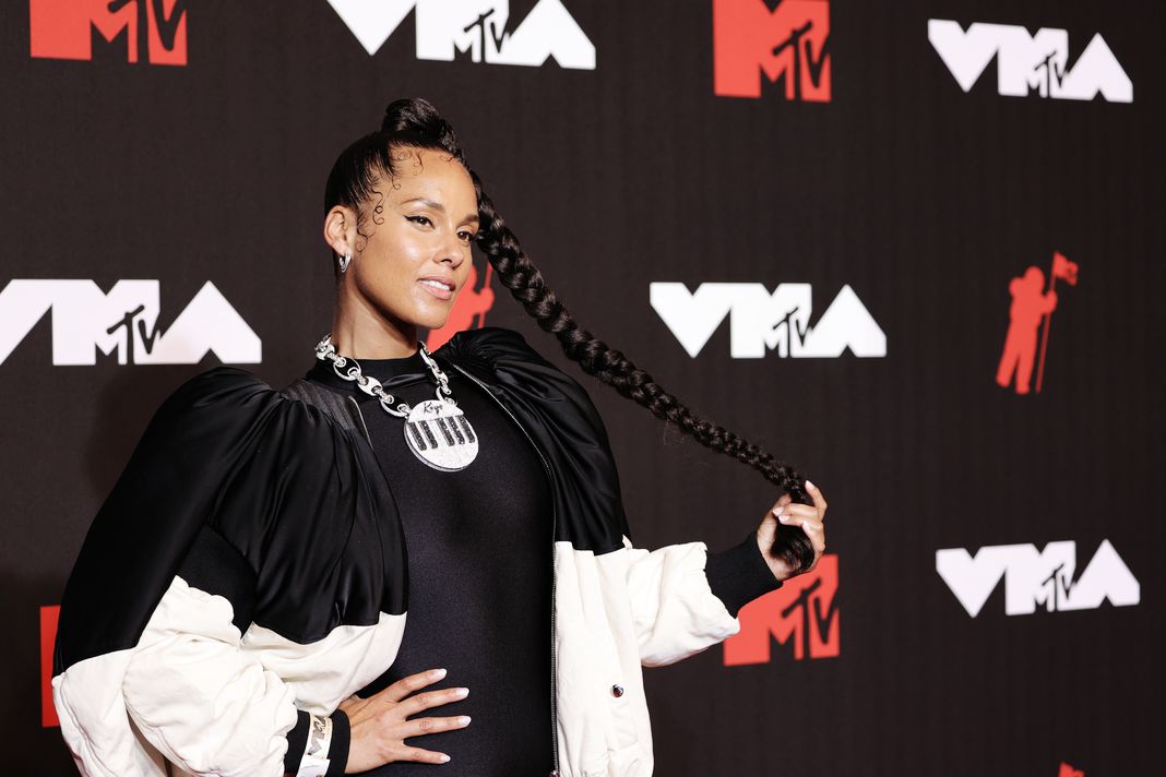 Алиша Киз на церемонии вручения премий MTV Video Music Awards 2021 в Нью-Йорке, 12 сентября 2021 г., фото 3 Алиша Киз на церемонии вручения премий MTV Video Music Awards 2021, фото 3