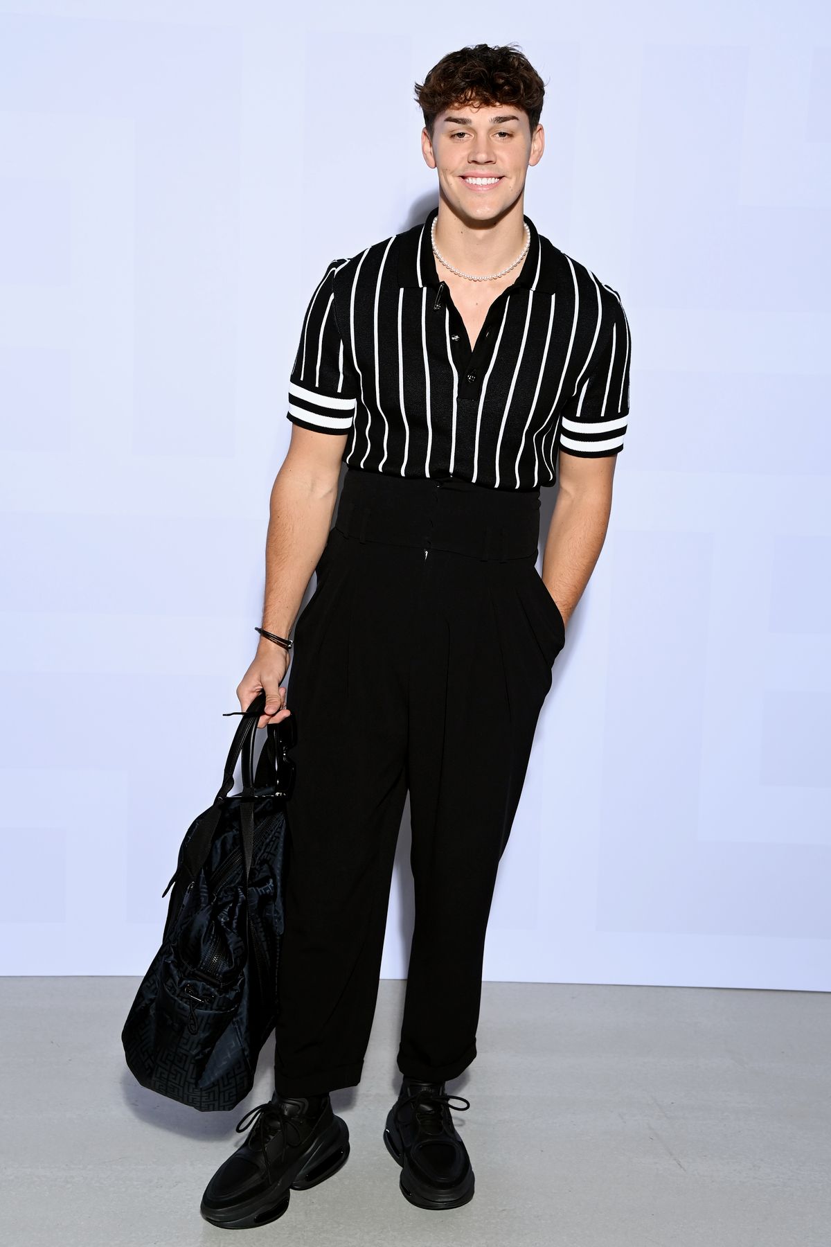 Ноа Бек на шоу Balmain Womenswear Весна/лето 2022 в рамках Недели моды в Париже, 29 сентября 2021 г., фото 1 Ноа Бек на шоу Balmain Womenswear Весна/лето 2022 в рамках Недели моды в Париже, фото 1
